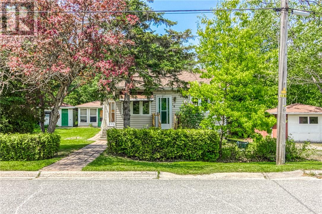 14 Oak Ave, Coniston, ON P0M 1M0