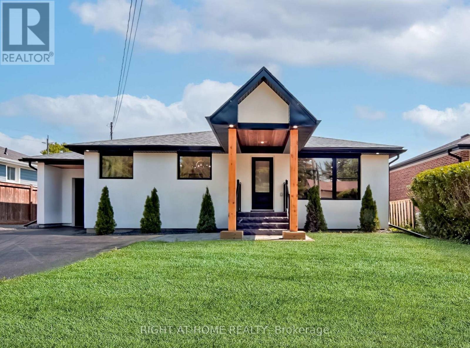 33 Beech St N, Uxbridge, ON L9P 1A8