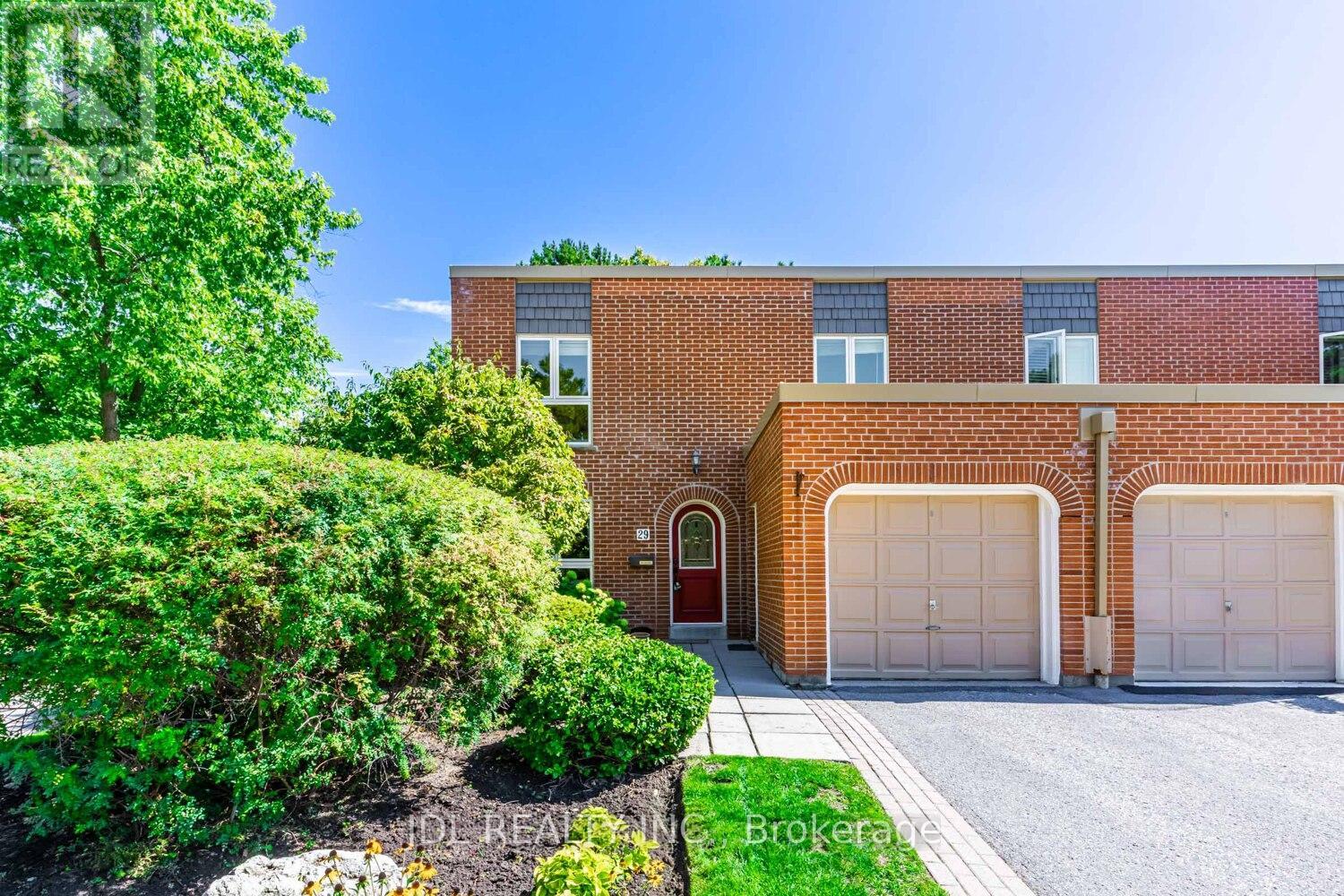217 29 Scenic Mill Way, Toronto, ON M2L 1S4