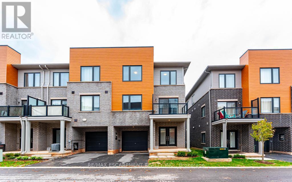 68 Dryden Ln, Hamilton Mcquesten, ON L8H 0B6