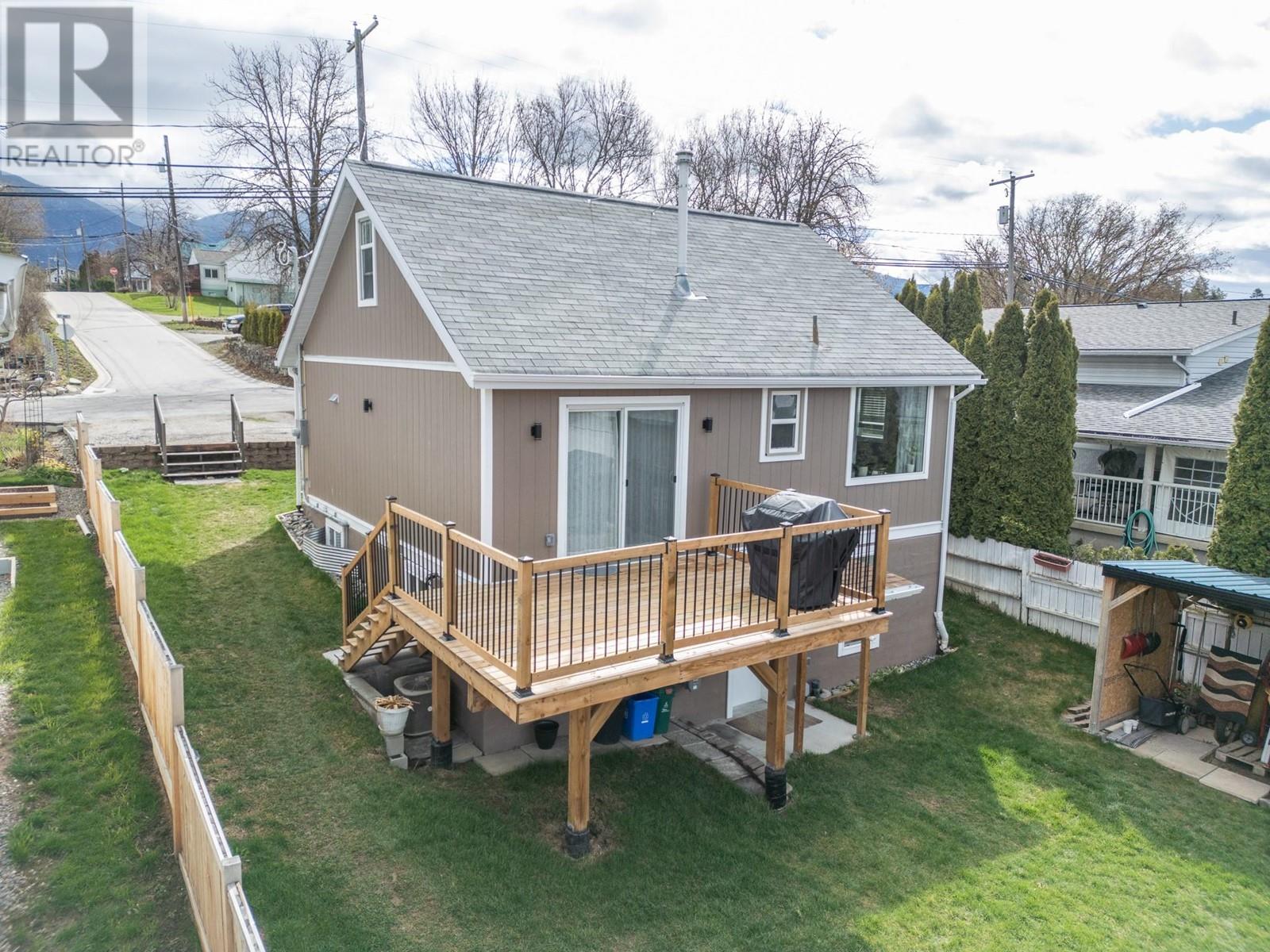 403 8 Avenue South, Creston, BC V0B 1G3