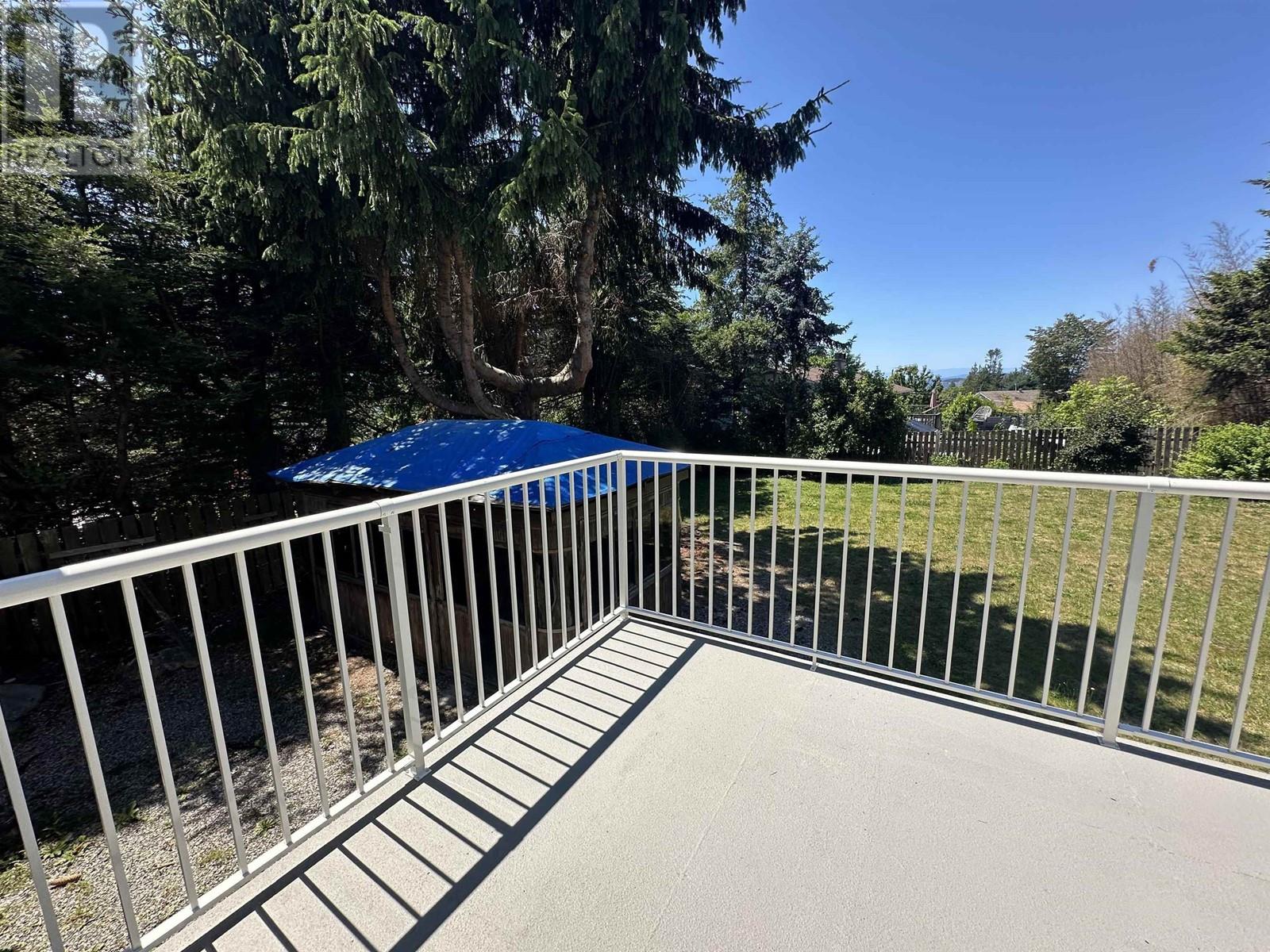 4987 Laurel Ave, Sechelt, BC V0N 3A2