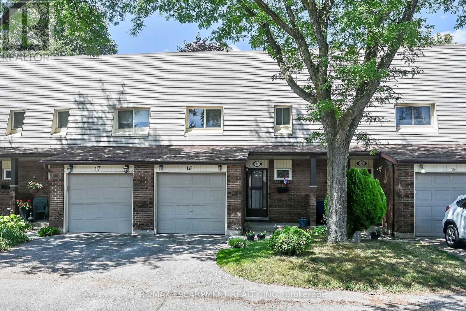 18 1460 Garth St, Hamilton, ON L9B 1T4