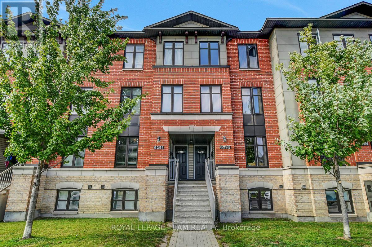 629 Chapman Mills Dr B Dr, Ottawa, ON K2J 0W7