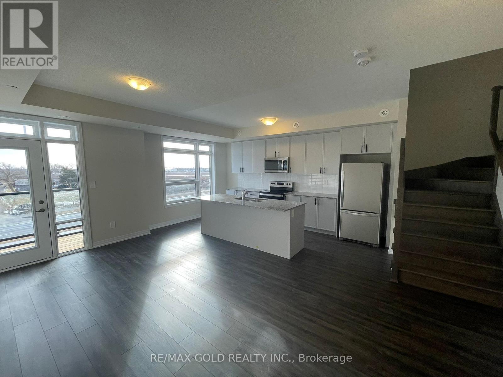 414 1581 Rose Way, Milton Cb Cobban, ON L9E 1N4