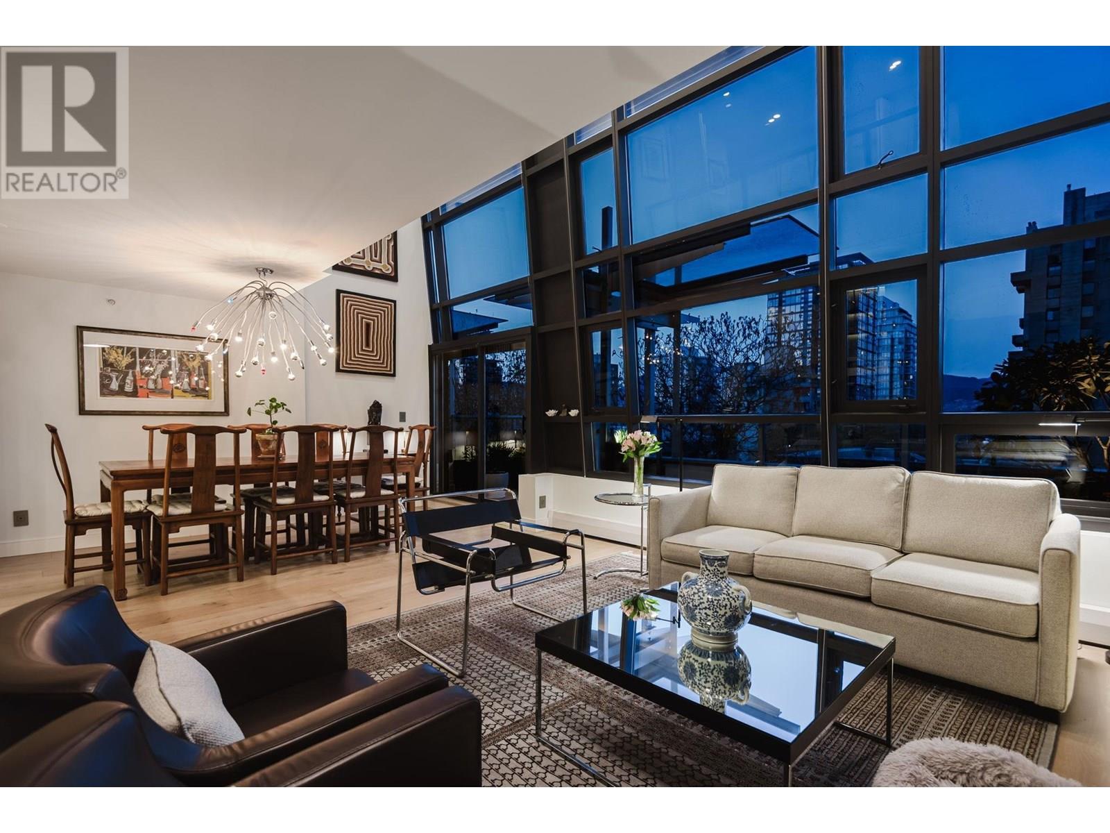1688 Robson Street, Vancouver, BC V6G 1C7
