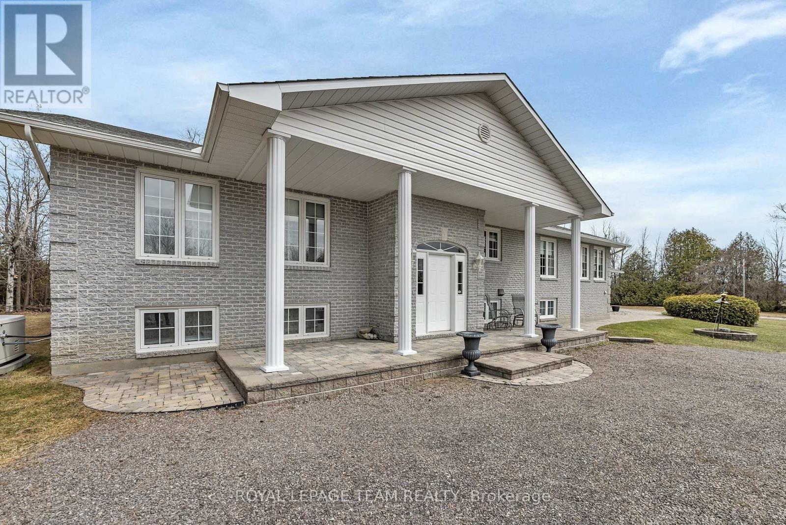 1961 Manotick Station Rd, Ottawa, ON K0A 2W0