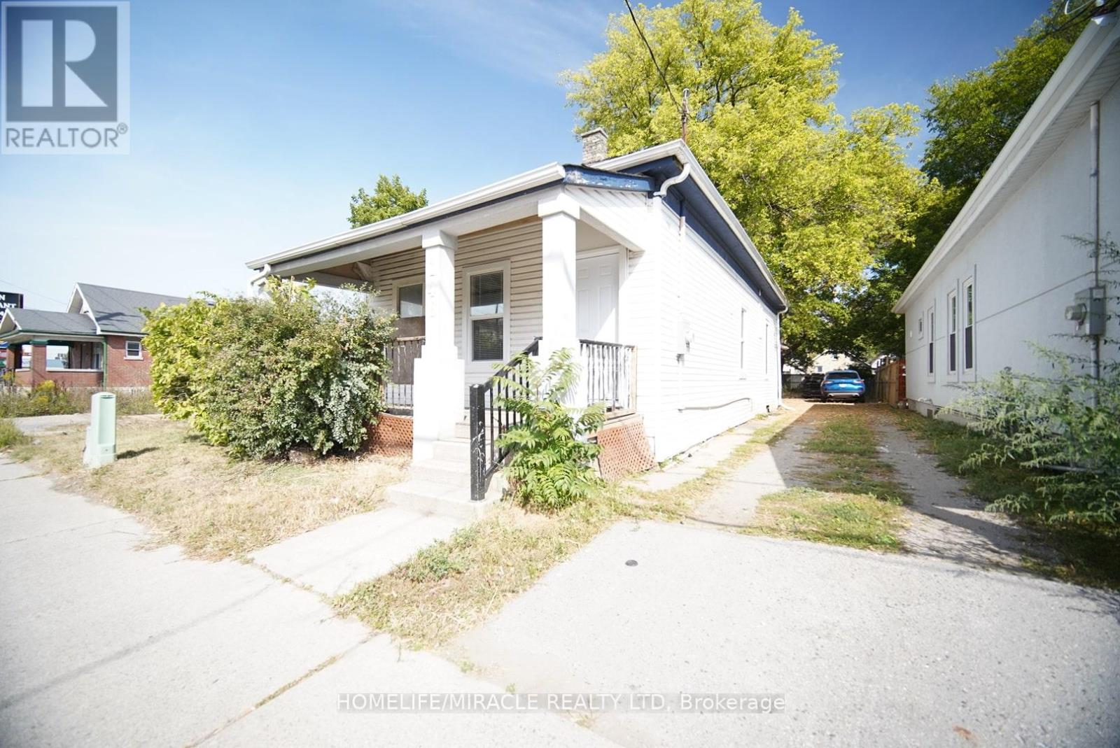 148 Adelaide St N, London, ON N6B 3G8