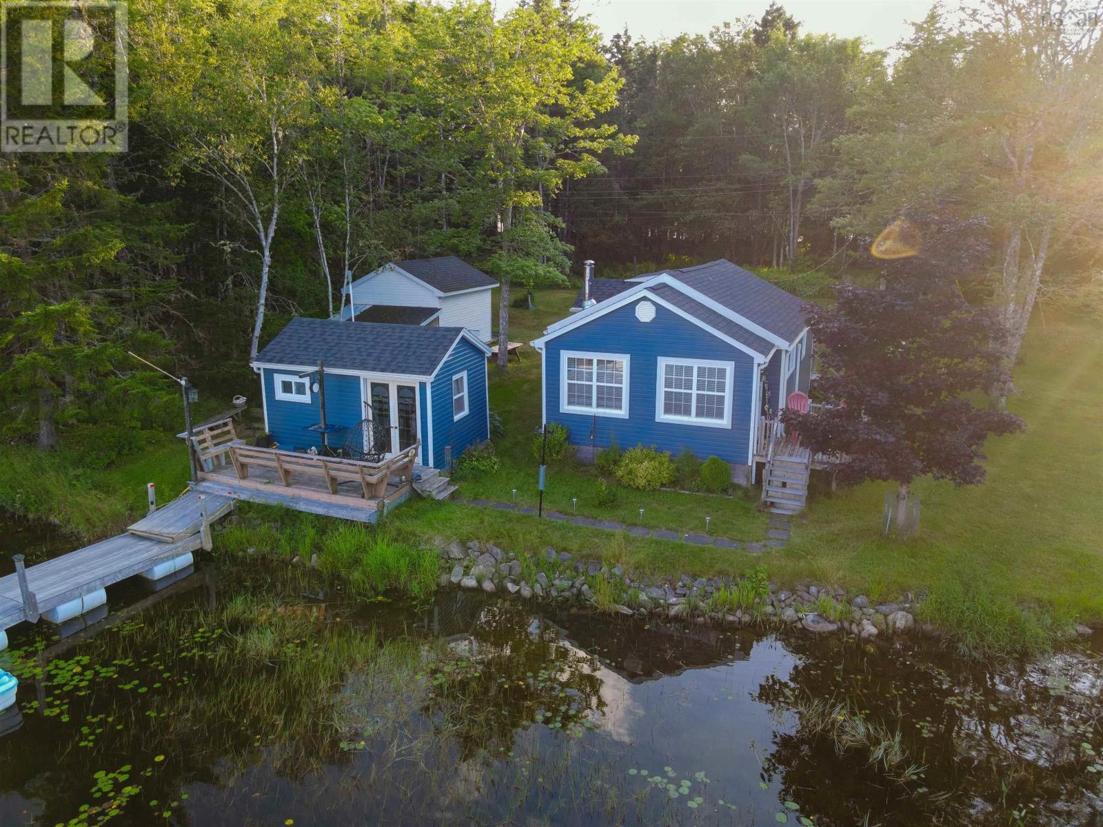 5 Johnson Rd, Mount Uniacke, NS B0N 1Z0