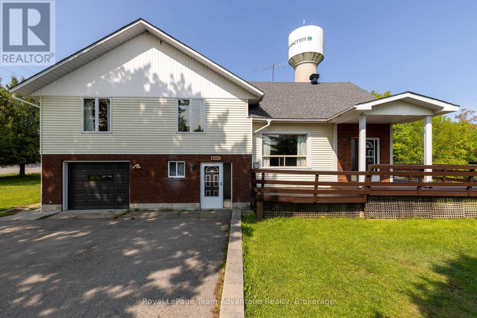 395 High St, Georgian Bay, ON P0C 1H0