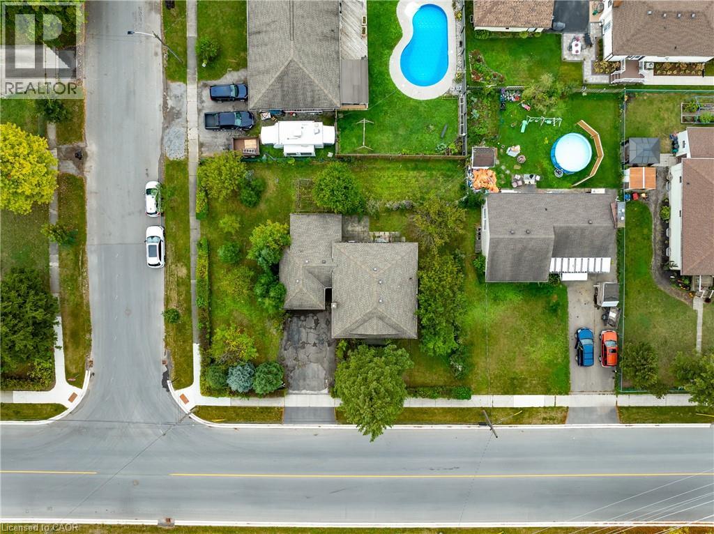 562 Broadway St, Welland, ON L3C 5M5