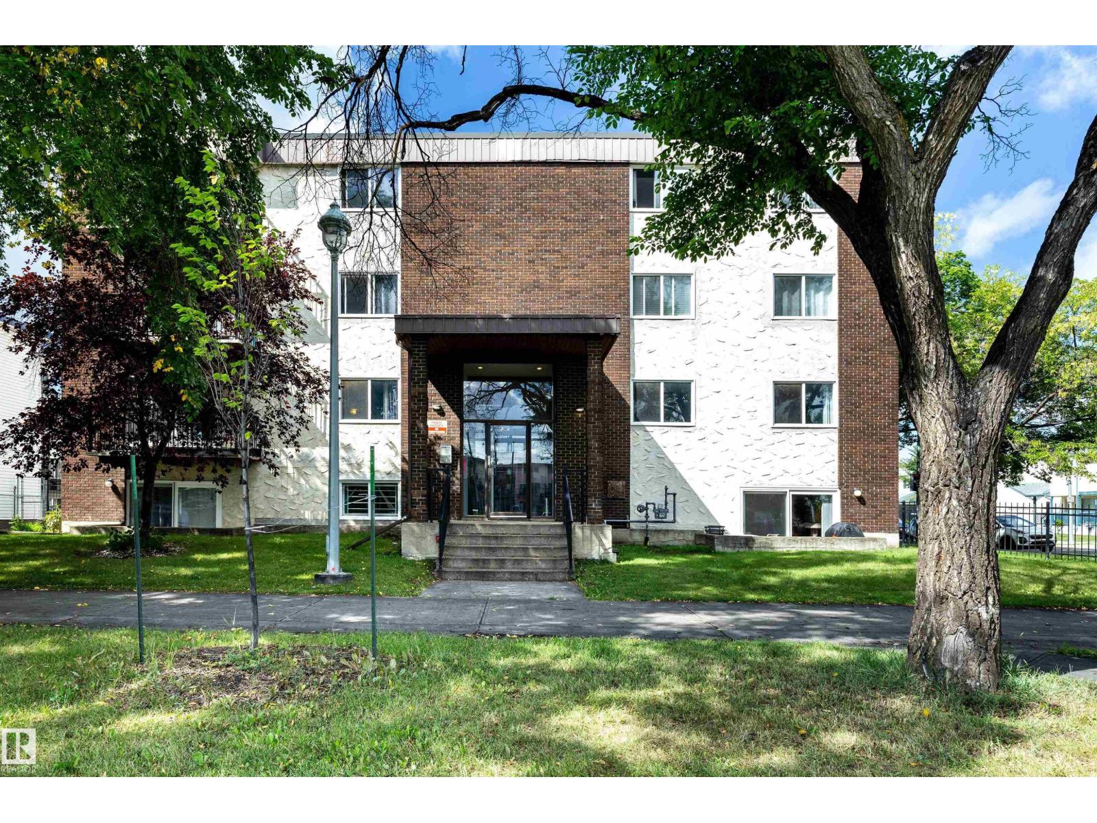 10740 105 Street Northwest #202, Edmonton, AB T5H 2X2