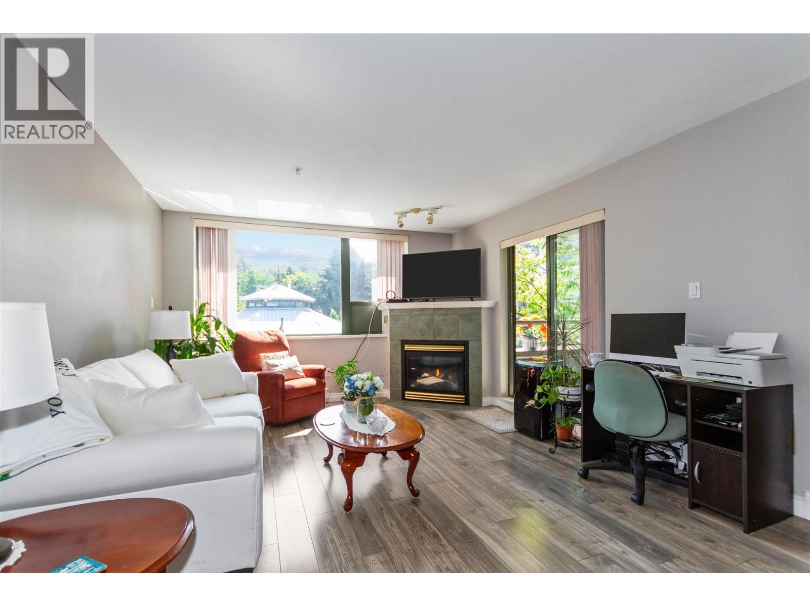 225 Newport Drive Unit 219, Port Moody, BC V3H 5C7