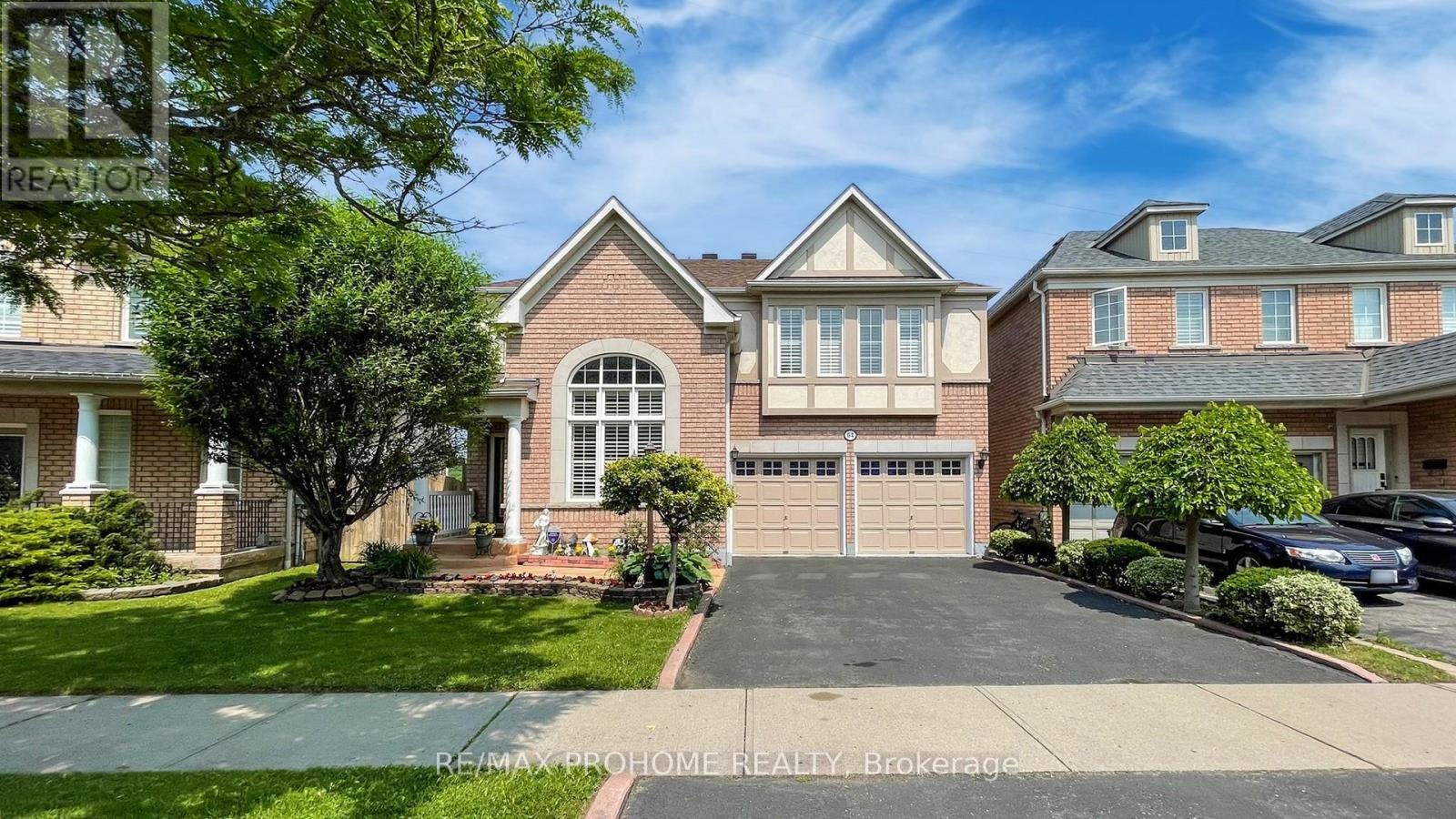 64 Grainger Cres, Ajax, ON L1T 4Y6
