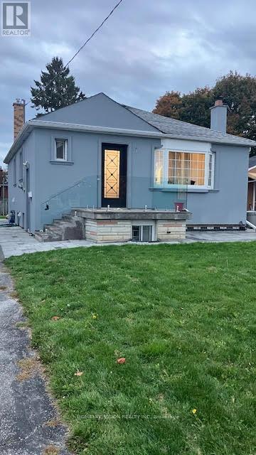 5 Orlando Blvd, Toronto, ON M1R 3N5