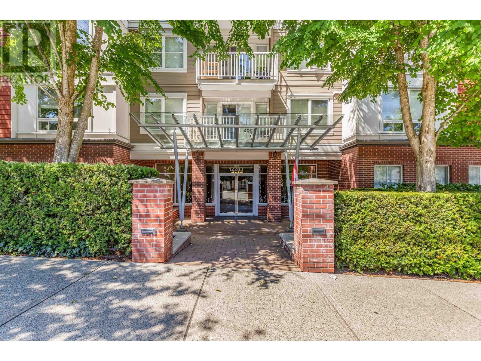 12283 224 Street Unit 210, Maple Ridge, BC V2X 8Z3