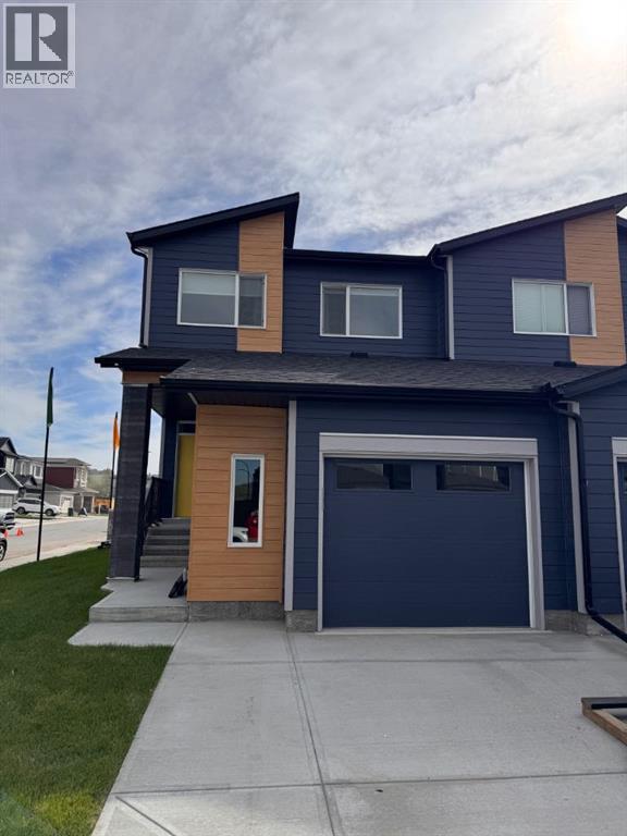 4 Wolf Hollow Rd SE, Calgary, AB T2X 5R8