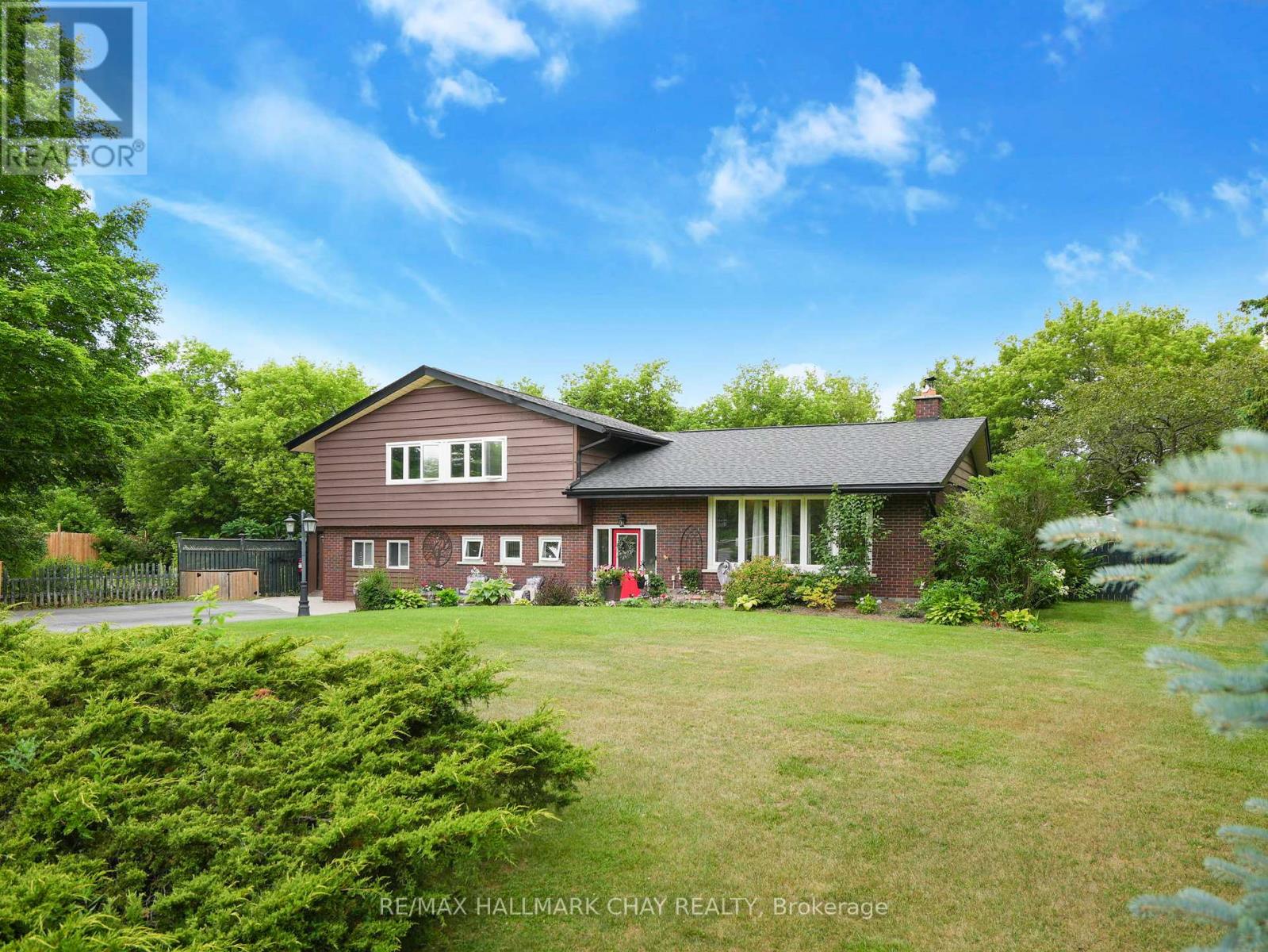 636 Victoria St E, New Tecumseth, ON L9R 1K1