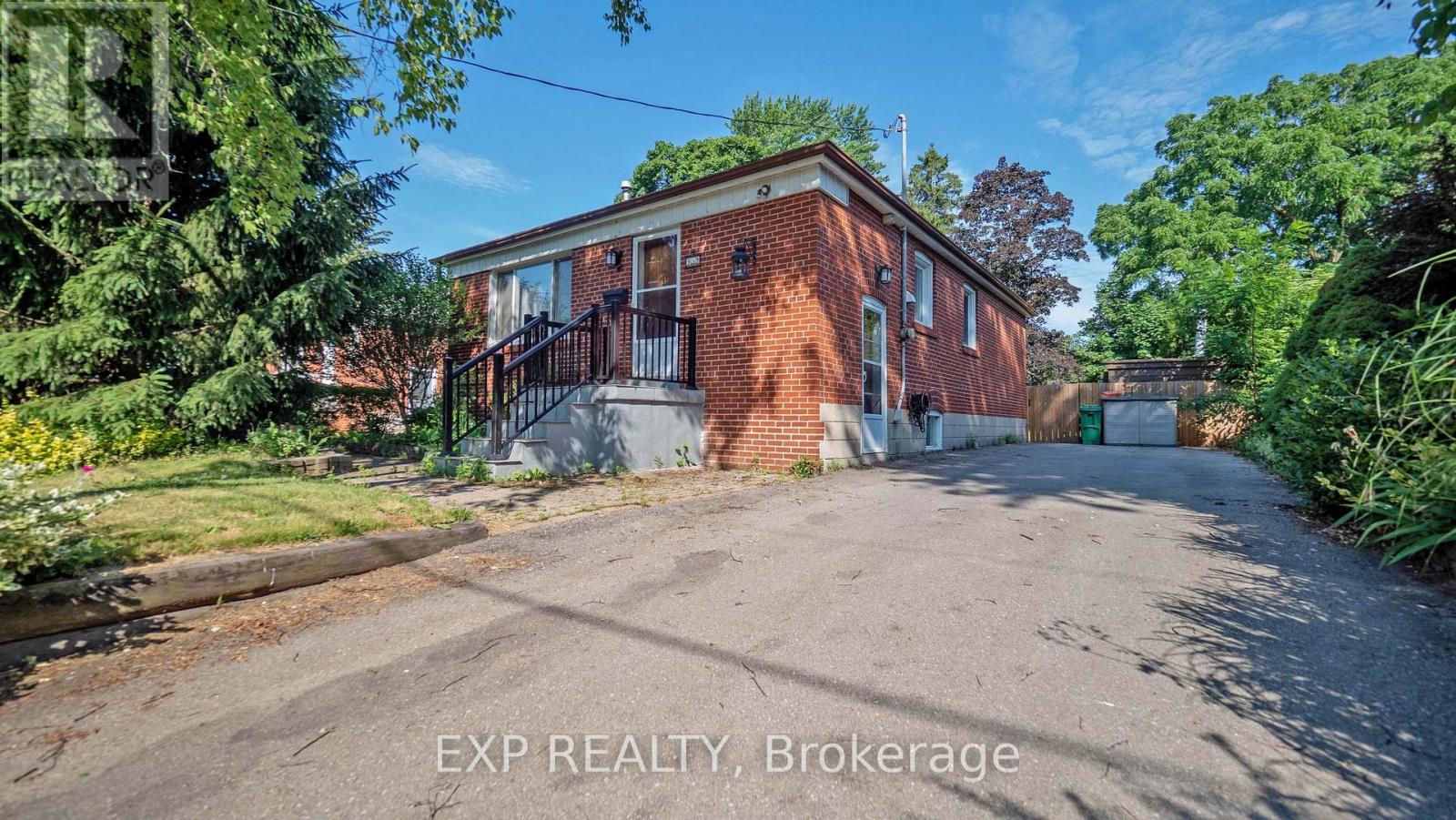 559 Drymen Cres, Mississauga, ON L5G 2N9