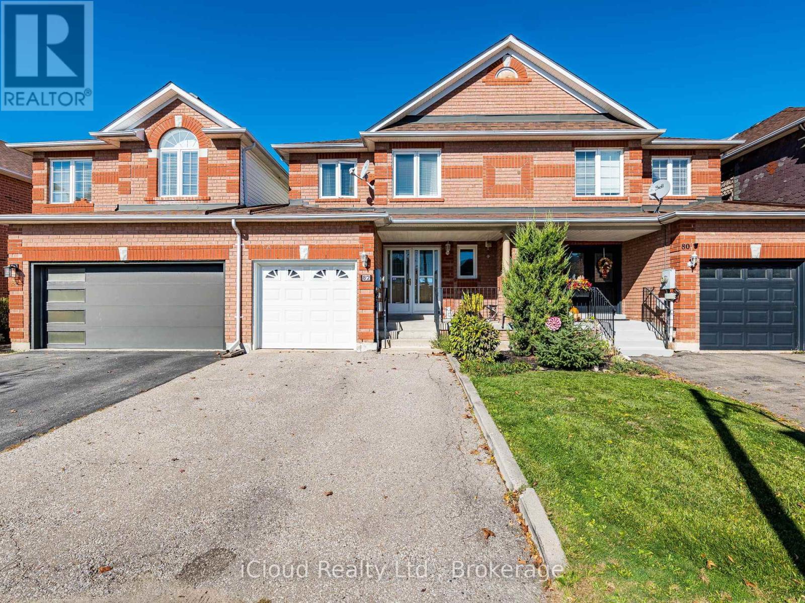 82 Hanton Cres, Caledon Bolton East, ON L7E 2E7