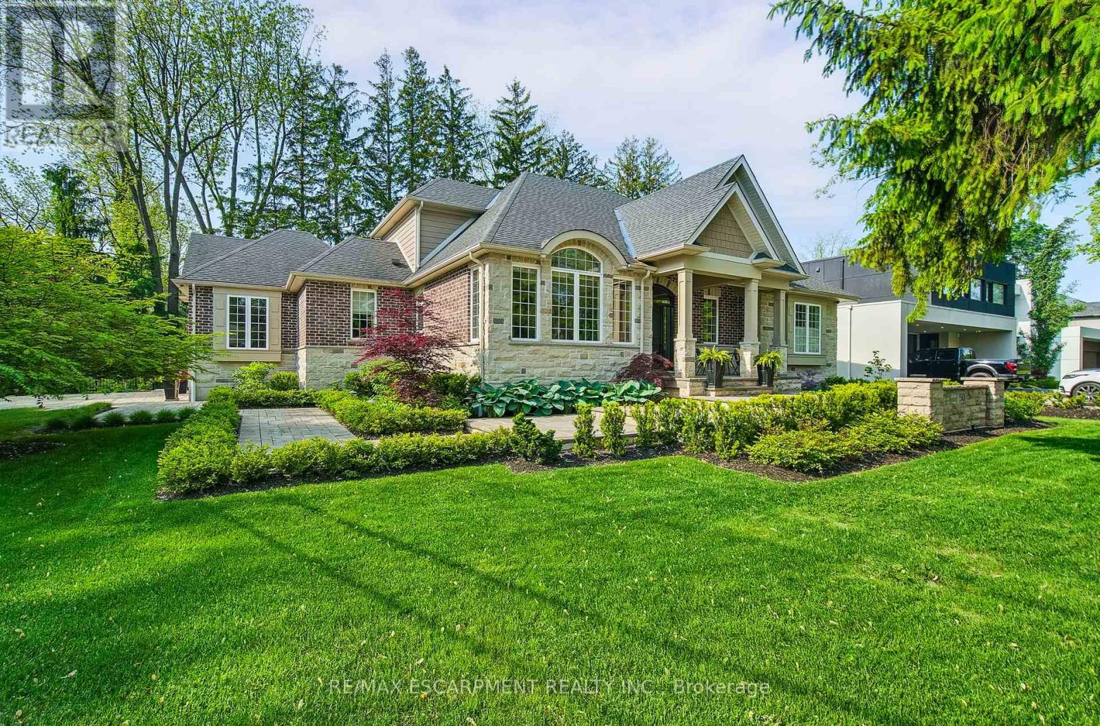 50 Lloyminn Ave, Hamilton, ON L9G 1H3