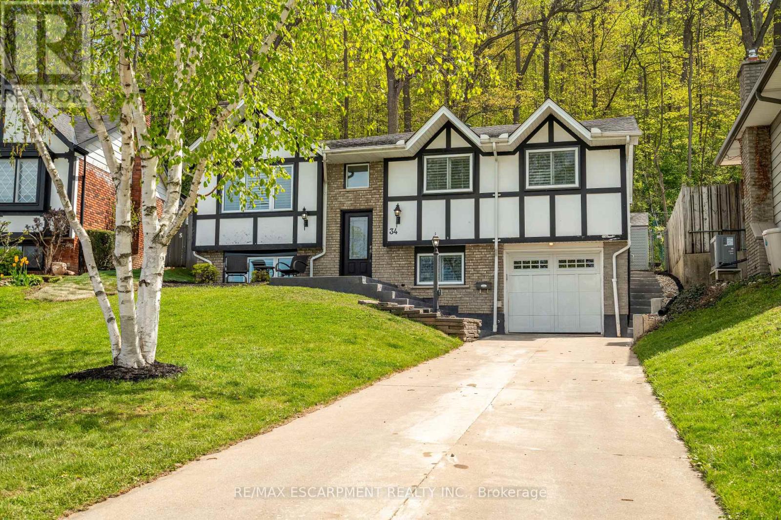 34 Palm Ct, Hamilton, ON L8G 2T7