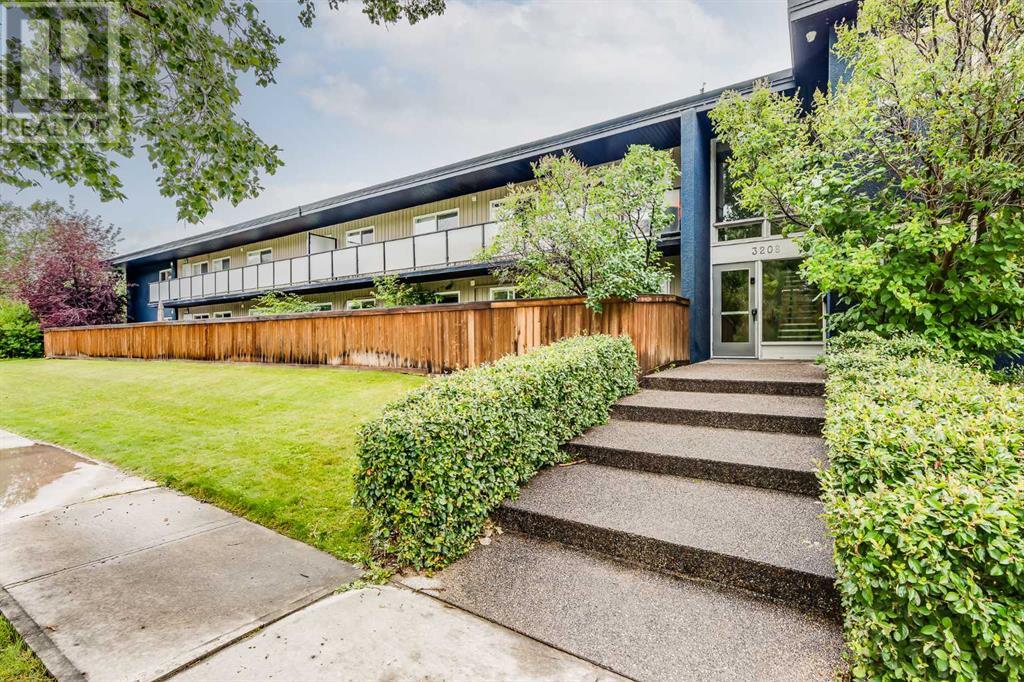 3208 19 Street Nw Unit 6, Calgary, AB T2L 2A8