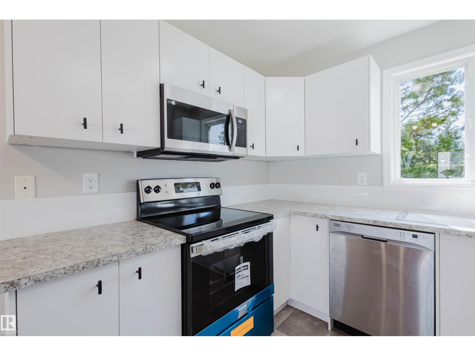 81 Av Nw Unit 18160, Edmonton, AB T5T 1S4