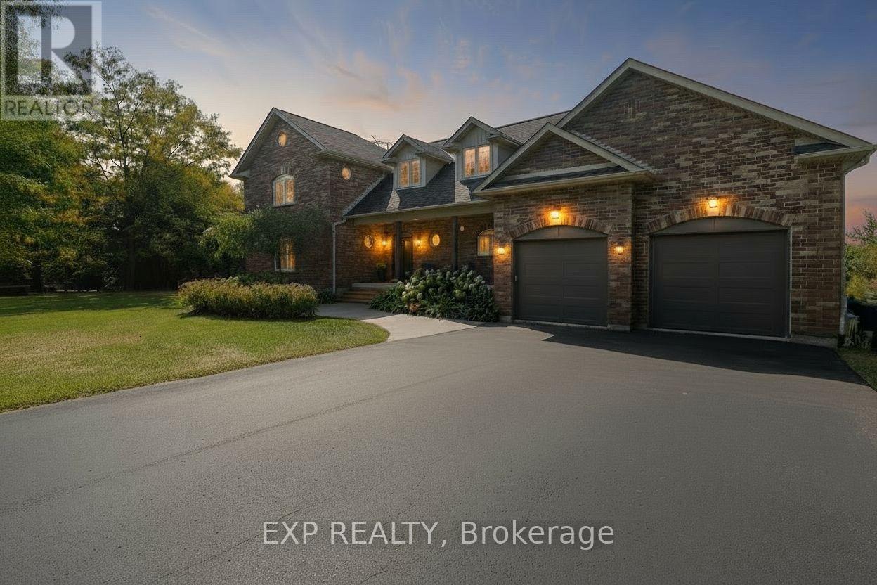 18 Acton Rd, Uxbridge, ON L0C 1H0