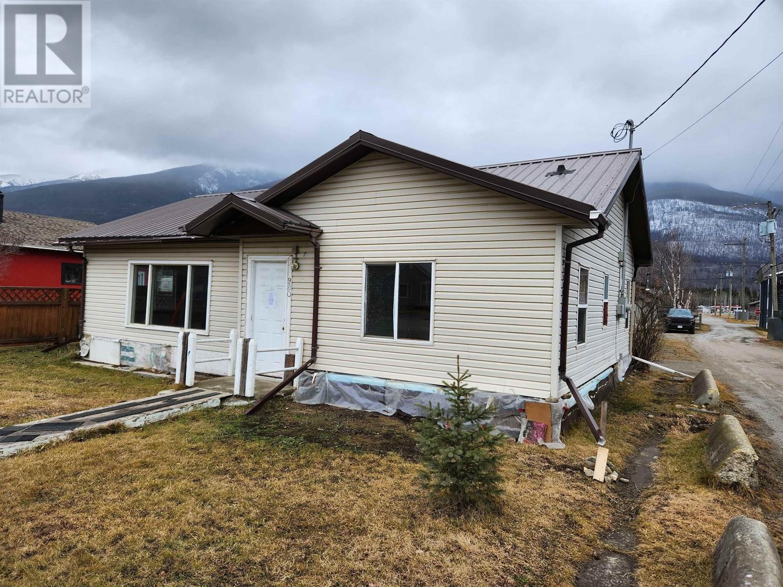 4 Th Ave 980, McBride, BC V0J 2E0 MLS R2905201 Houseful