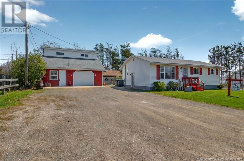 5 Glendale Dr, Salisbury, NB E4J 2C3