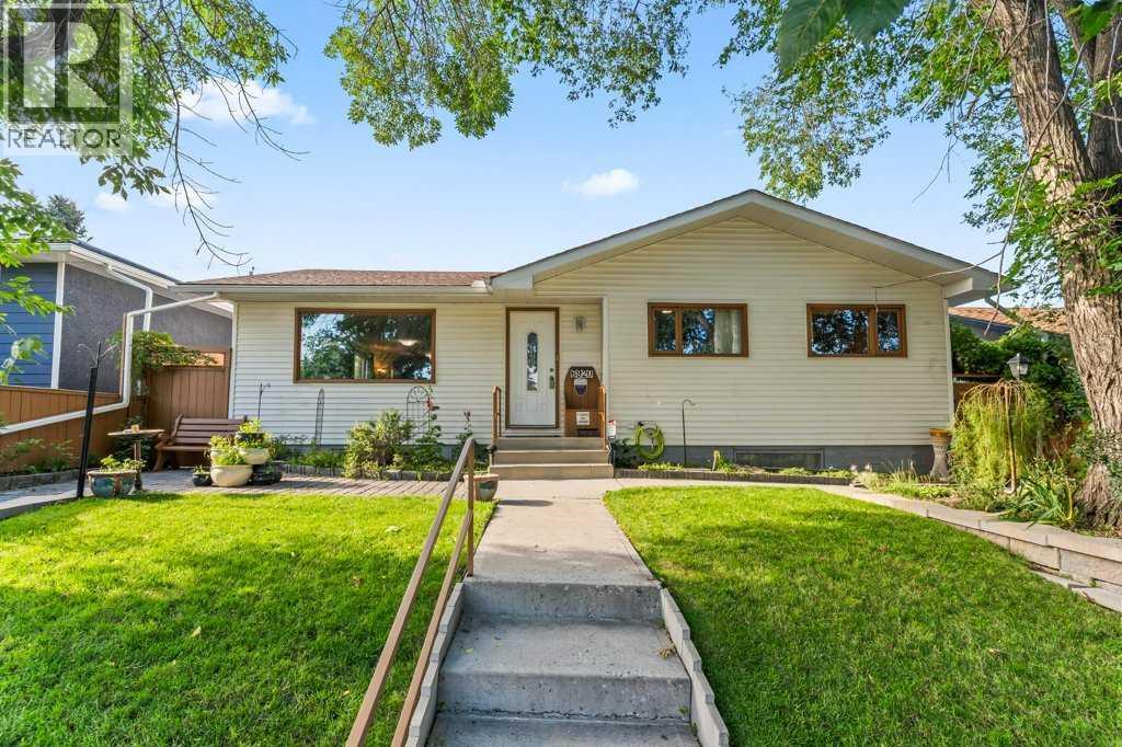 6920 Hunterbow Cres NW, Calgary, AB T2K 4R5