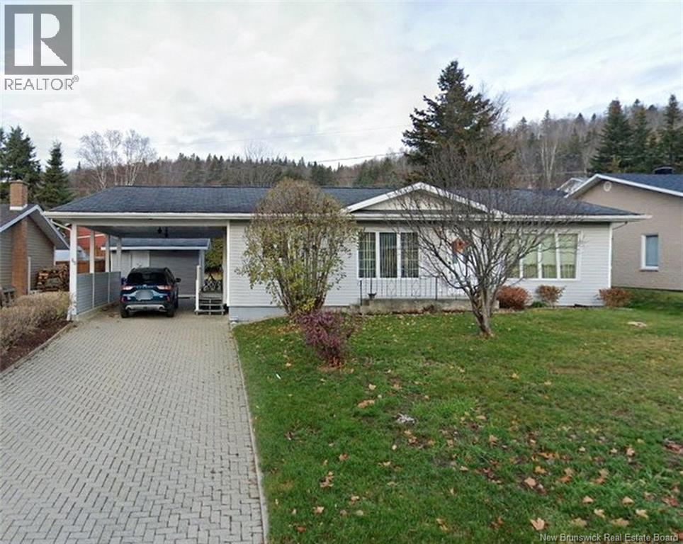 60 Chouinard Ave, Edmundston, NB E3V 3L8