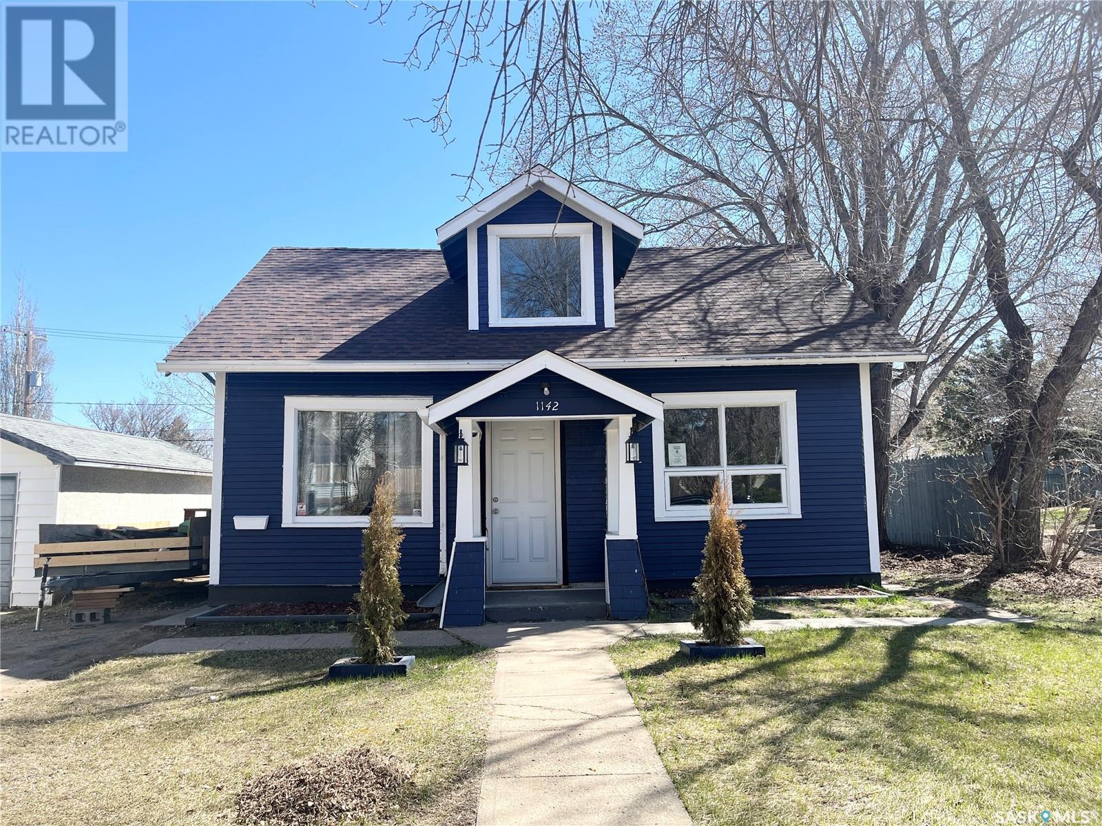 1142 106 Street, North Battleford, SK S9A 1W9