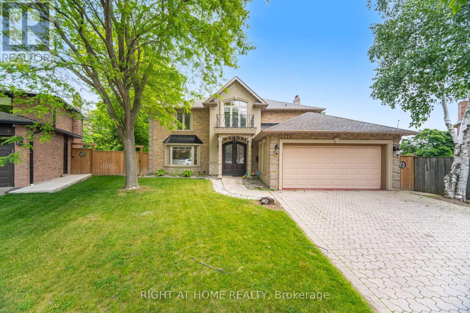 2579 Kenna Ct, Mississauga, ON L5K 2K4