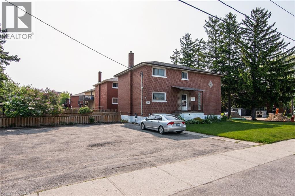 129 River Rd E, Kitchener, ON N2B 2G7