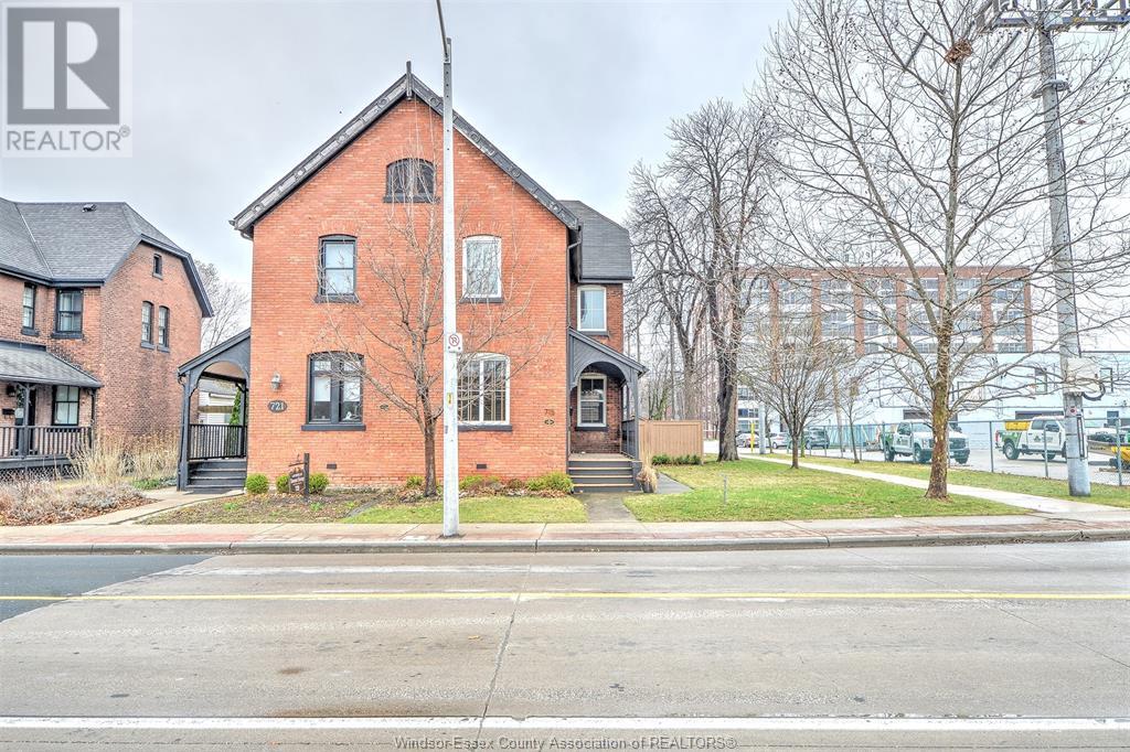 715 Walker Rd, Windsor, ON N8Y 2N2