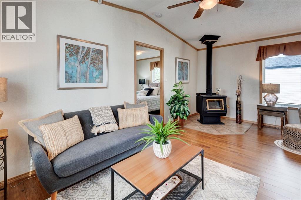 6724 17 Avenue Se Unit 6, Calgary, AB T2A 0W5