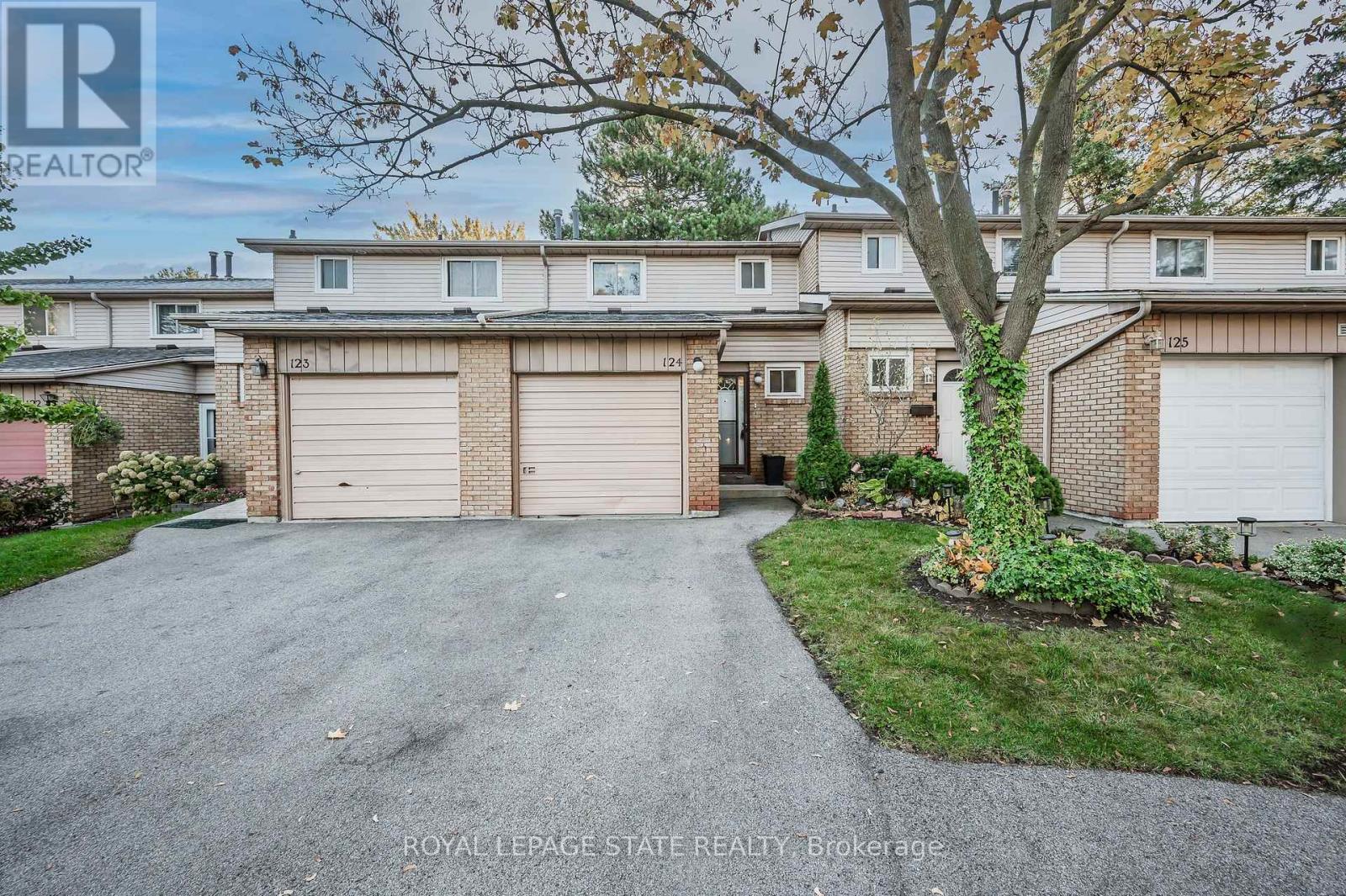 124 100 Quigley Rd, Hamilton, ON L8K 6J1