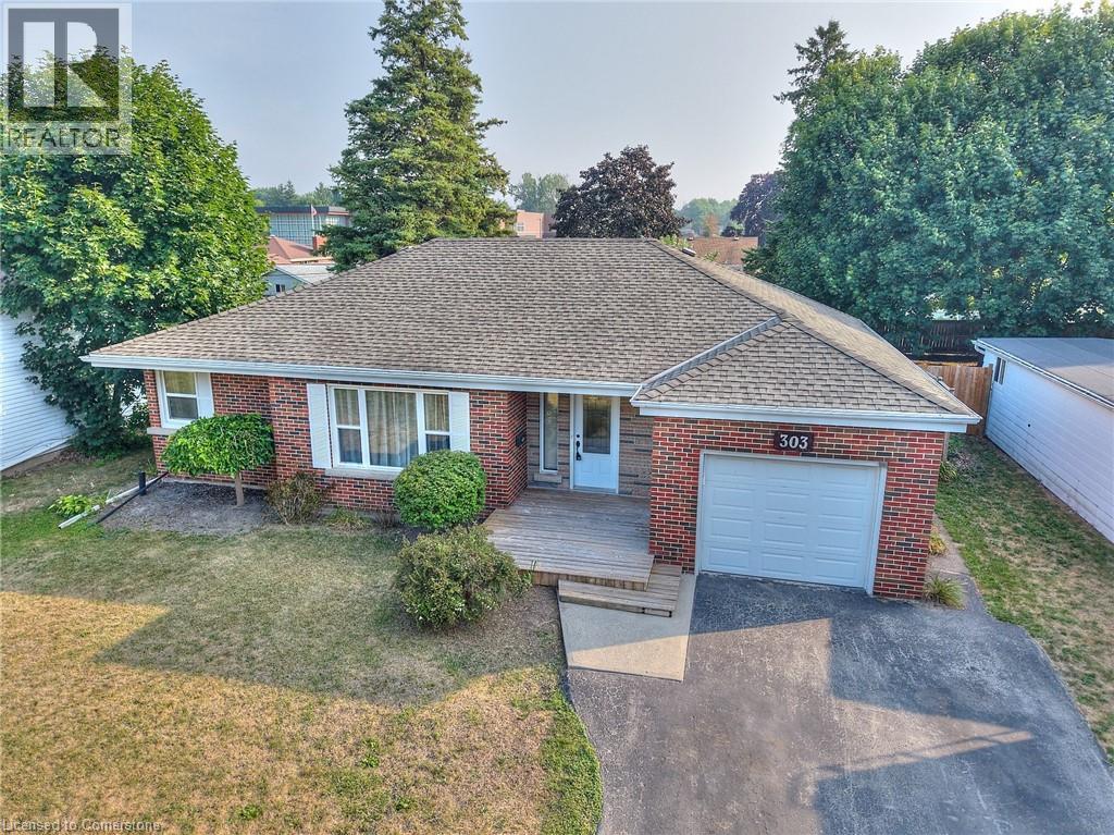 303 Park Ave W, Dunnville, ON N1A 1M7