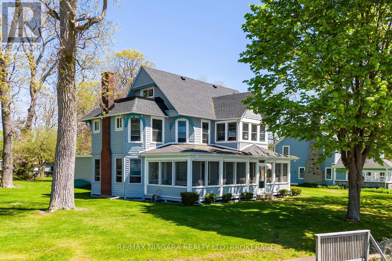 183 Maple Ln, Fort Erie, ON L2A 4P2