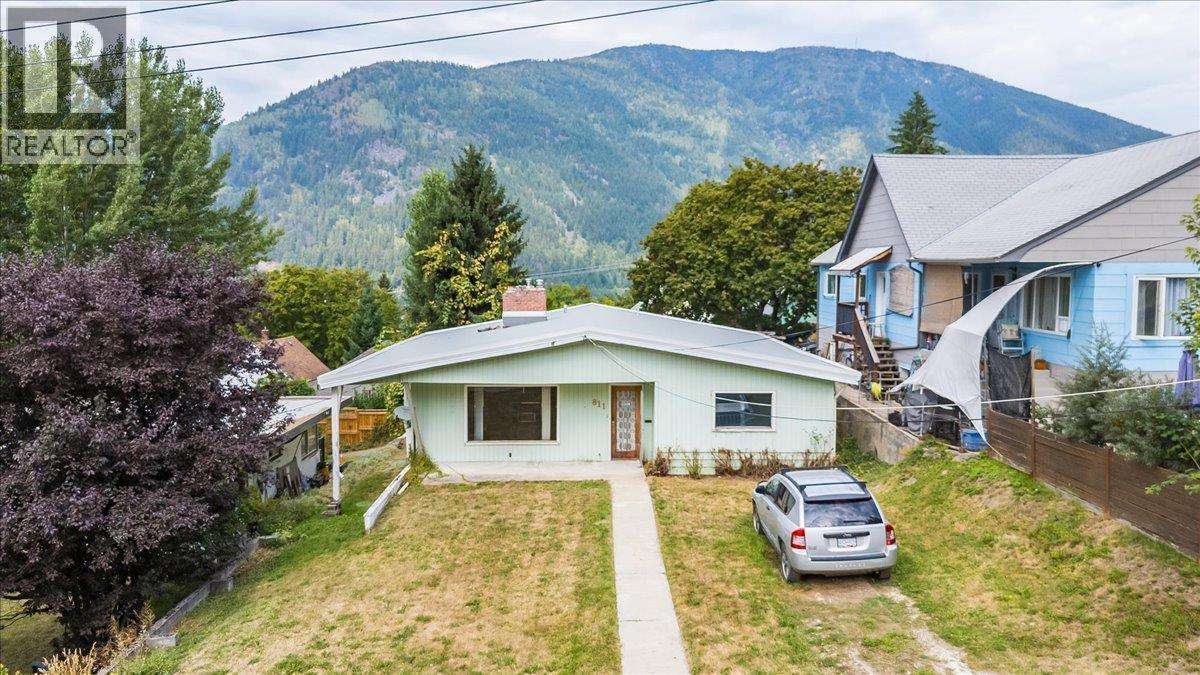 811 Latimer St, Nelson, BC V1L 4V6