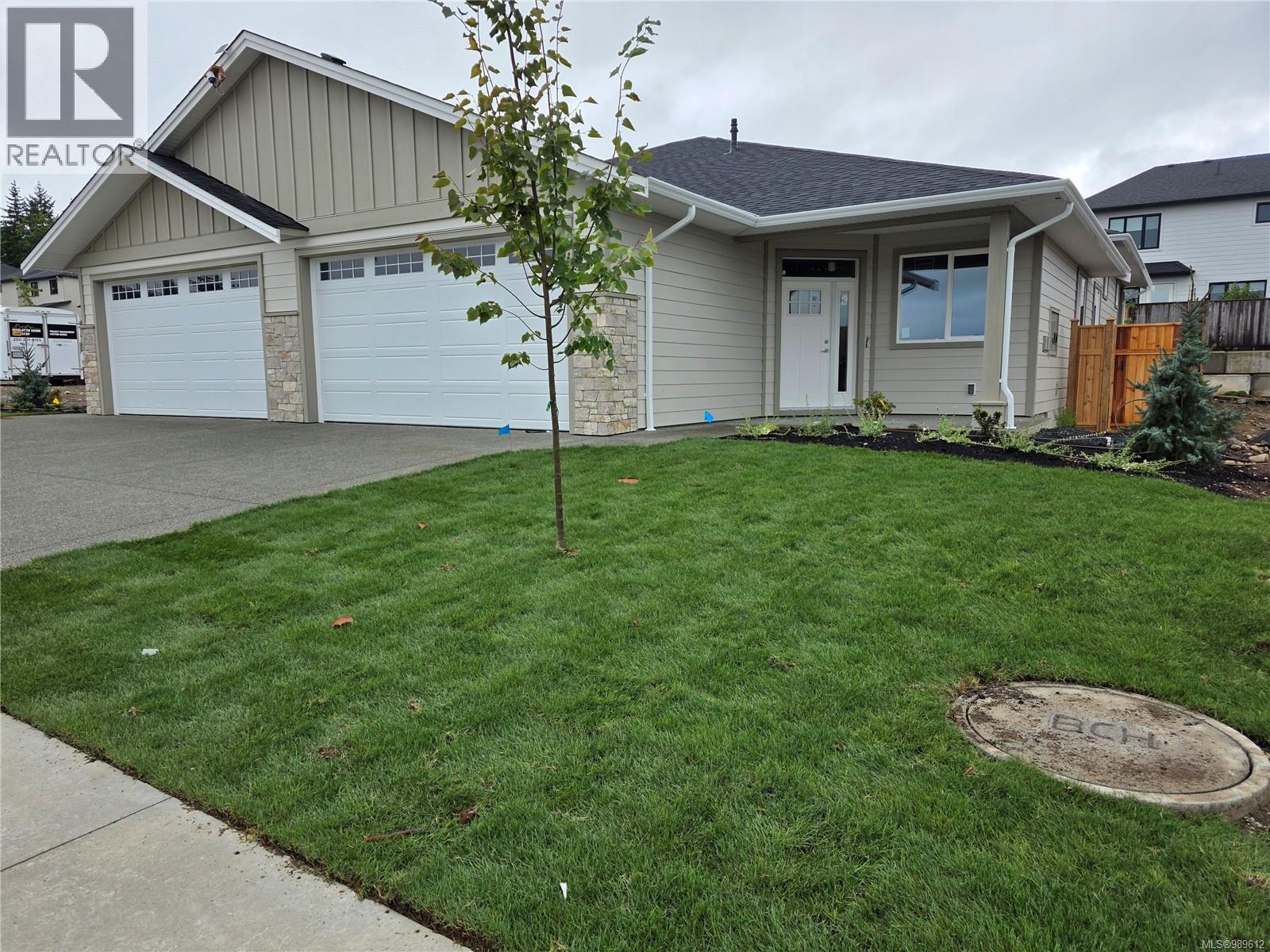 343 Arizona Dr Unit 3 Dr, Campbell River, BC V9H 0C6