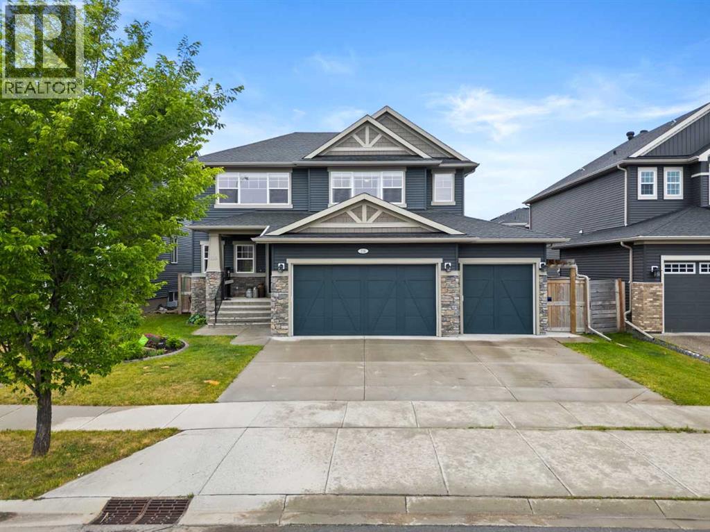 136 Kinniburgh Dr, Chestermere, AB T1X 0T8