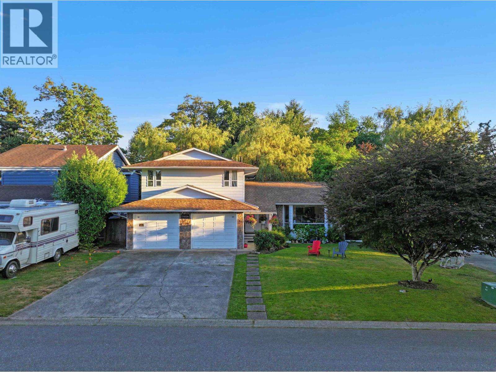 21034 Barker Ave, Maple Ridge, BC V2X 8R6