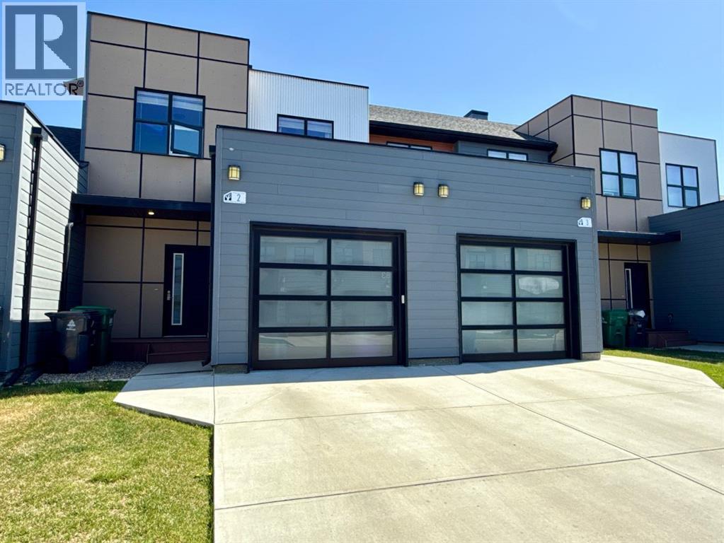 81 Aquitania Circle W Unit 2, Lethbridge, AB T1J 5M5