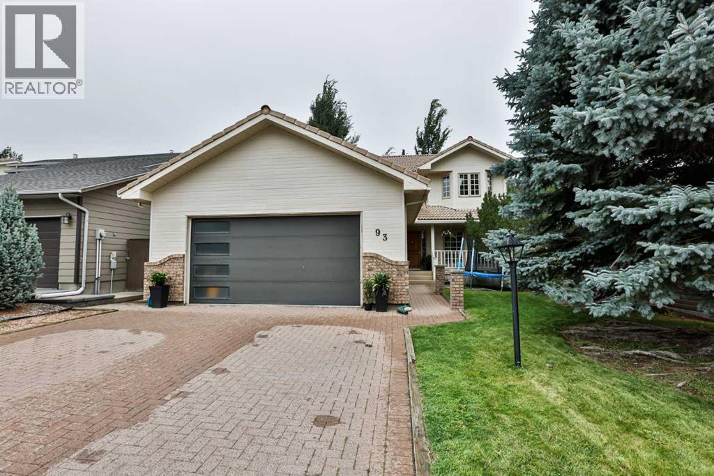 93 Coachwood Rd W, Lethbridge, AB T1K 6B4
