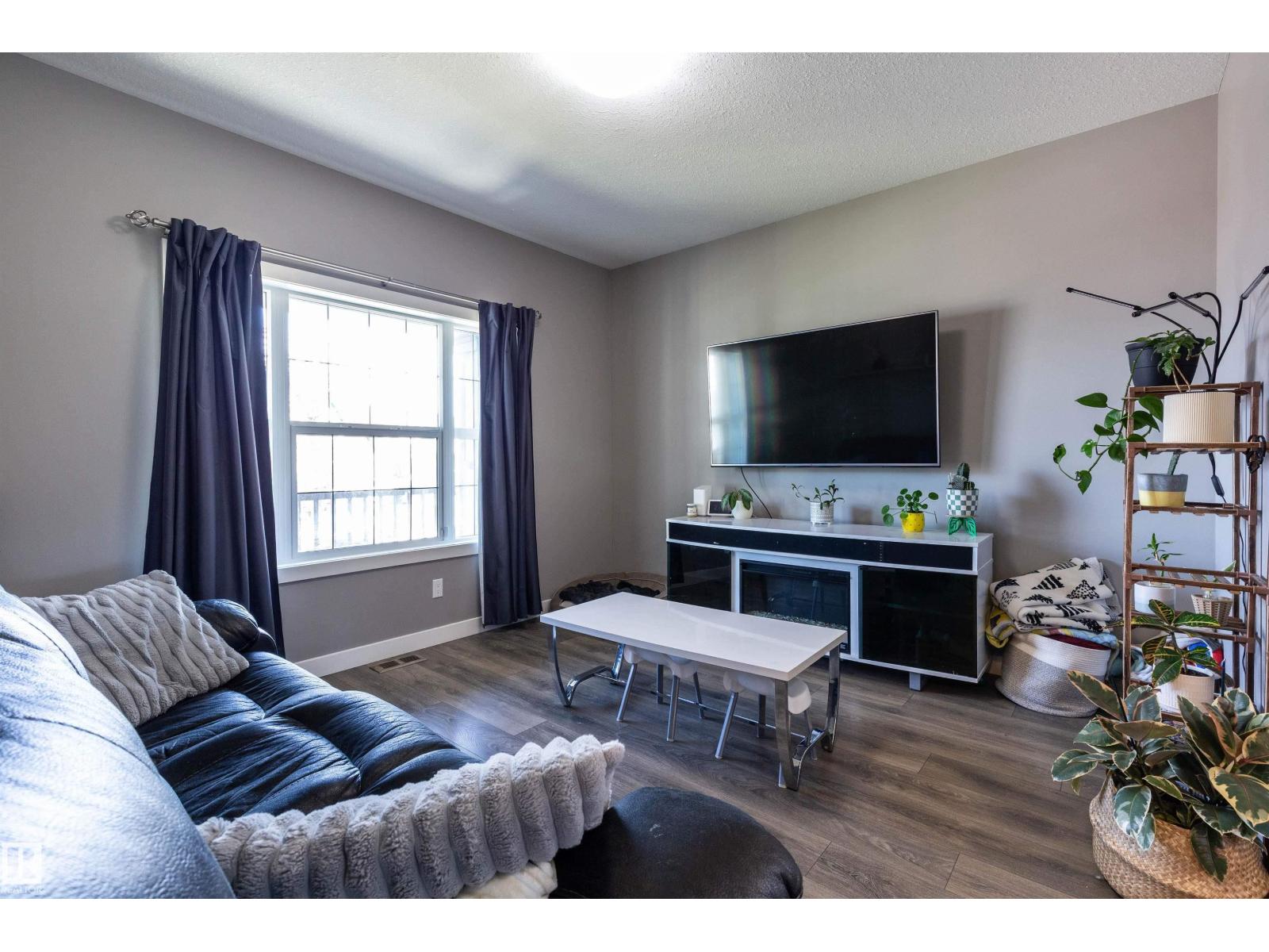 59 St Nw Unit 17804, Edmonton, AB T5Y 0W8