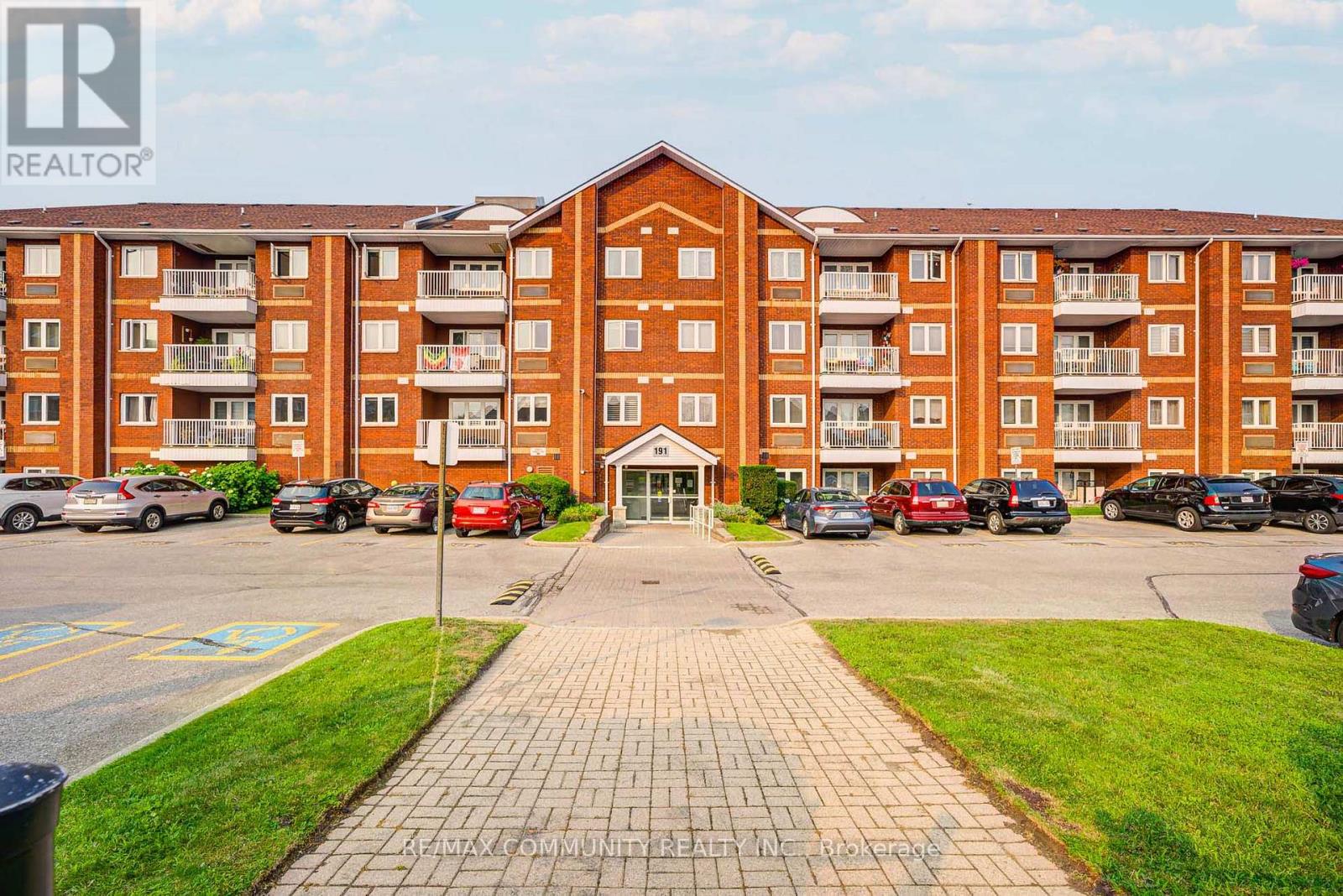 201 191 Lake Driveway W, Ajax, ON L1S 7H9