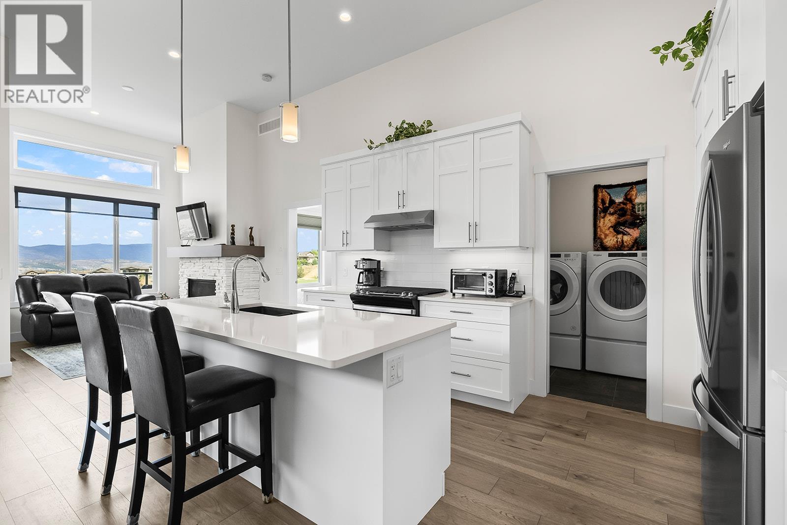 1436 Tower Ranch Dr, Kelowna, BC V1P 1T8
